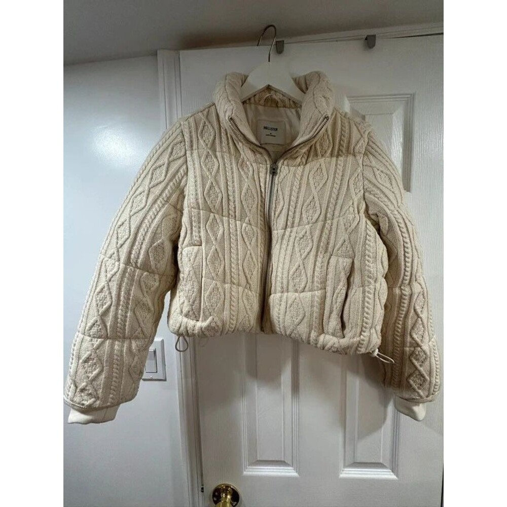 Hollister puffer jacket, beige/ivory, Sz Medium